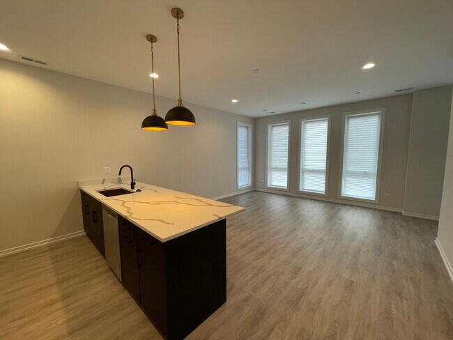 Foto del edificio - 2848 W Adams St