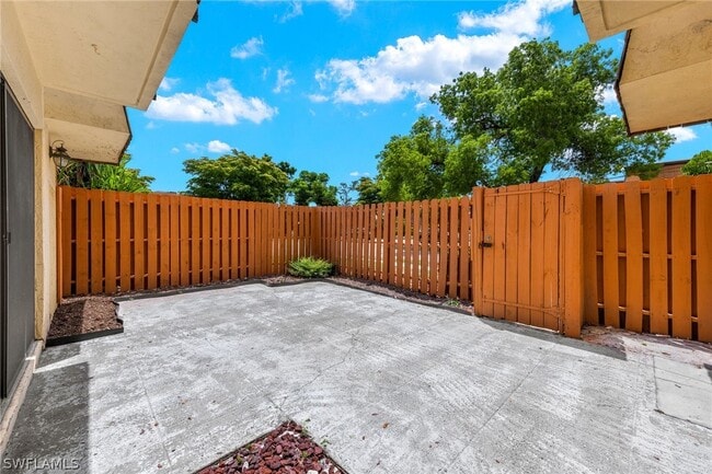 Building Photo - 1706 Park Meadows Dr