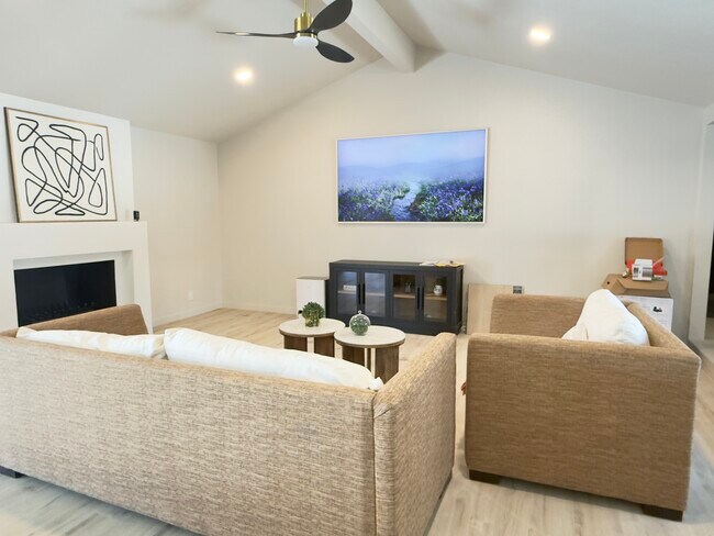 Foto del edificio - 366 S Haskell Dr