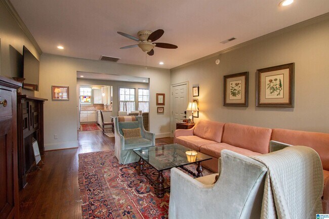 Foto del edificio - 3121 Highland Ave