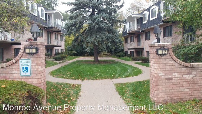 Building Photo - 5 LaCroix Court Dr
