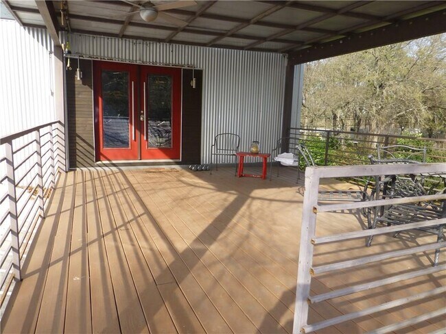 Building Photo - 4020 N Hills Dr