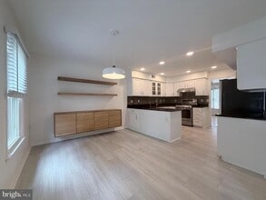Building Photo - 7418 Crestberry Ln