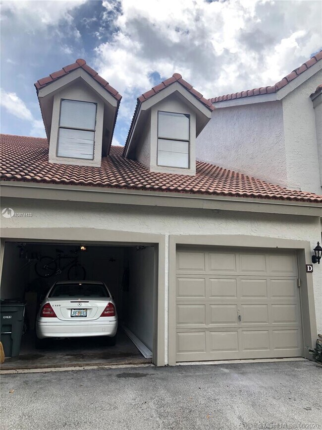 Building Photo - 5800 Coach House Cir