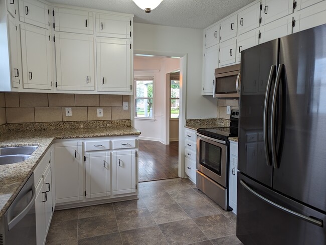 Kitchen - 2615 Alabama St SW