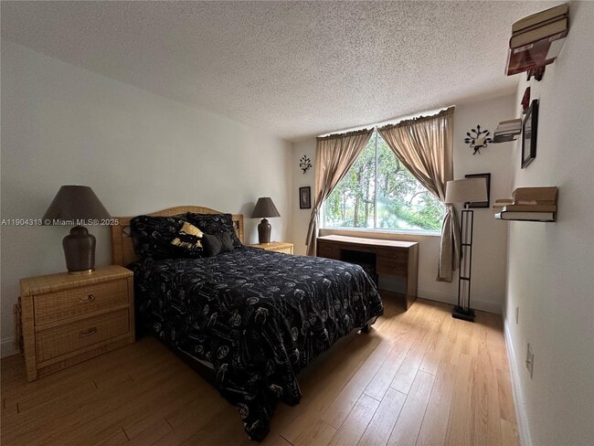 Foto del edificio - 1720 NW N River Dr