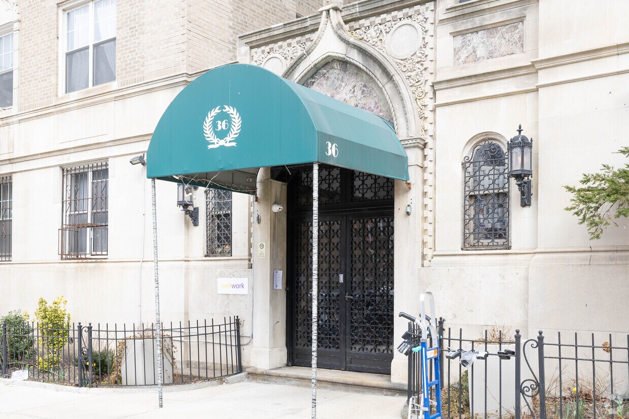Entrance - 36 Plaza St E