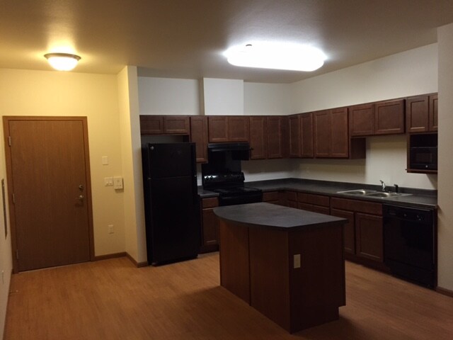 Foto del edificio - Kingston Village Apartments
