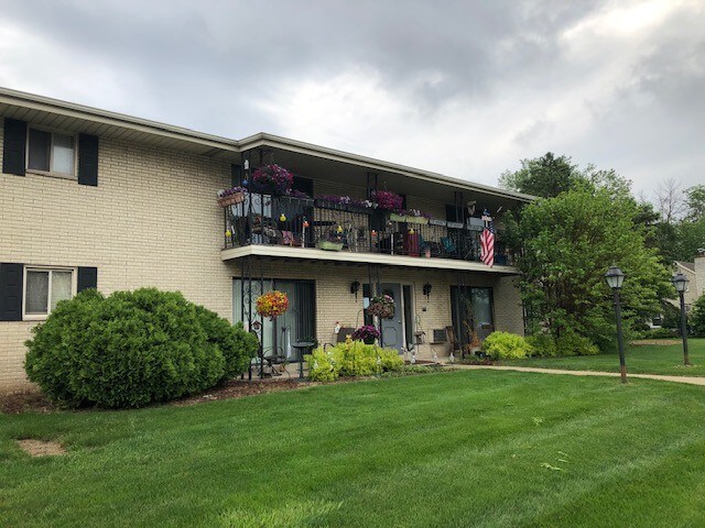 Foto principal - 12804 W Hampton Ave
