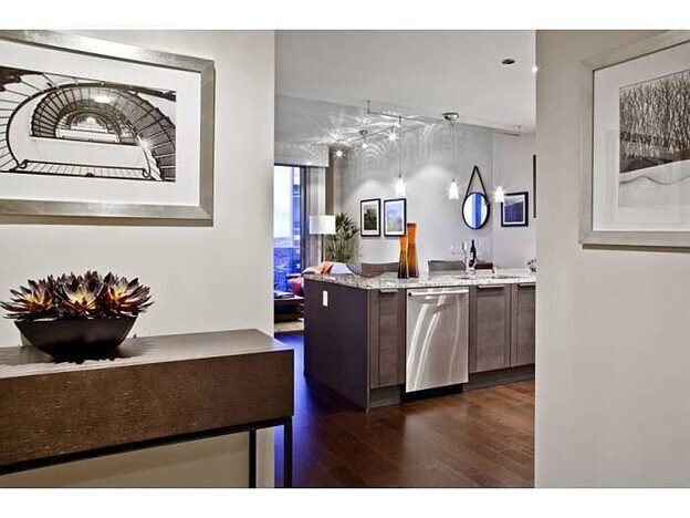 Foto del edificio - 737 Olive Way