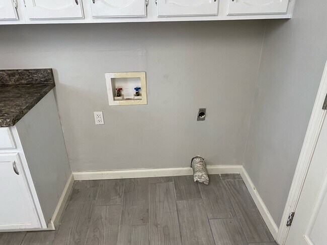 Building Photo - 46 Briarwood Ln