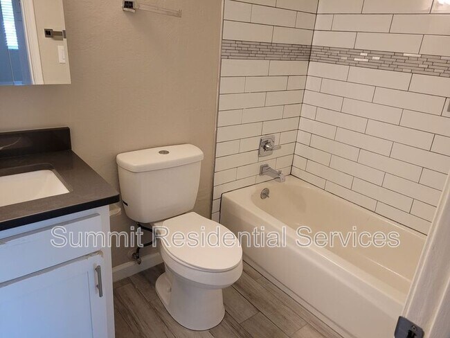 Foto del edificio - 2497 N Park Ave