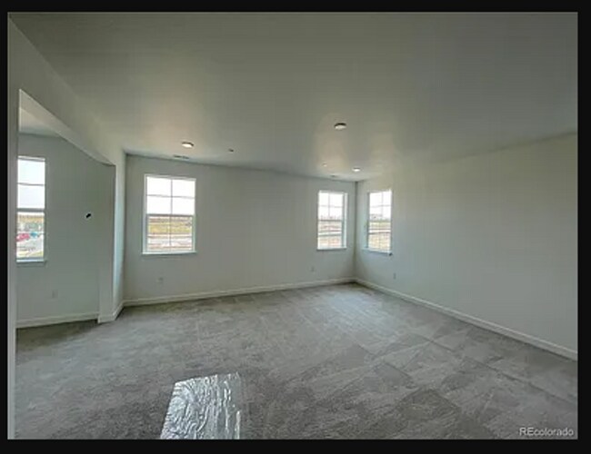 Foto del edificio - Beautiful Home with a In Law Suit