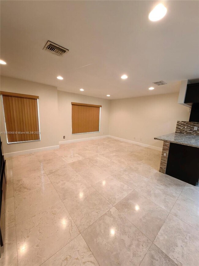 Building Photo - 949 Jade Ct