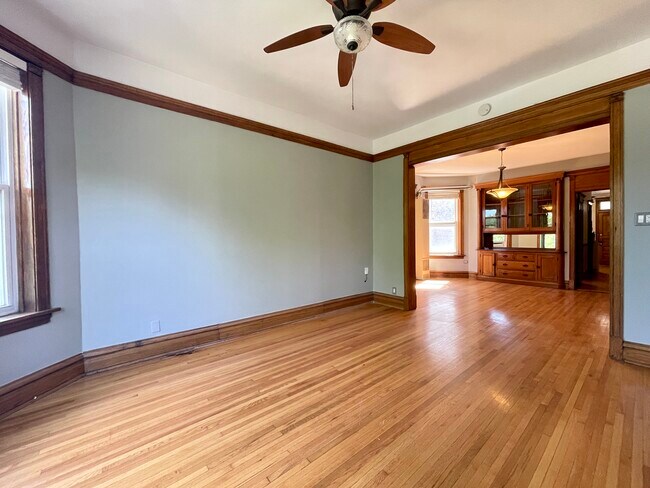 Foto del edificio - 2641 W Logan Blvd