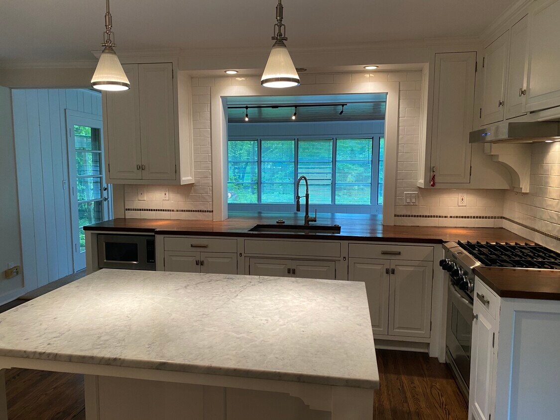 5705 Smithtown Way, Excelsior, MN 55331 House Rental in Excelsior, MN