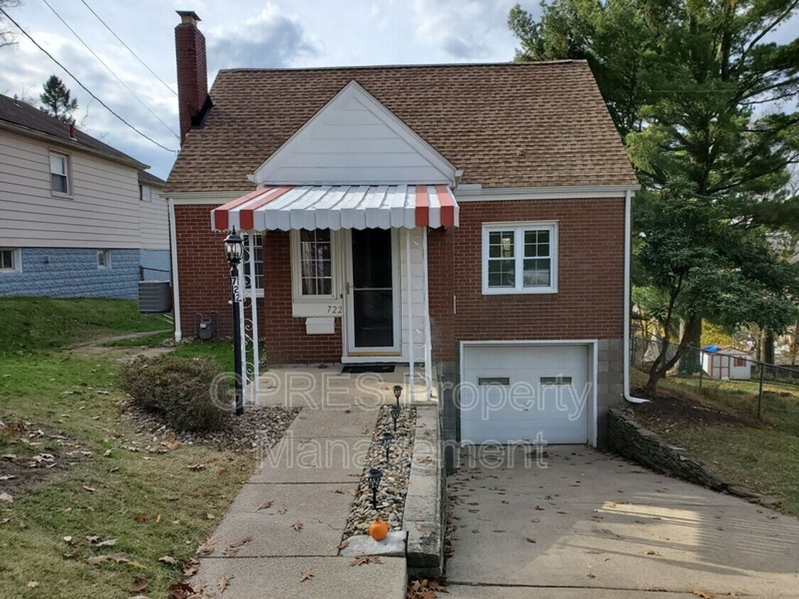 Primary Photo - Great single family home in Verona