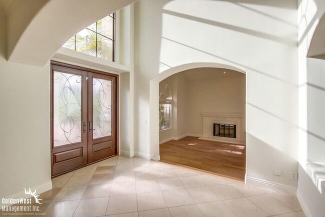 Building Photo - Bright & Spacious 4Bdm 3Ba Home in San Diego!