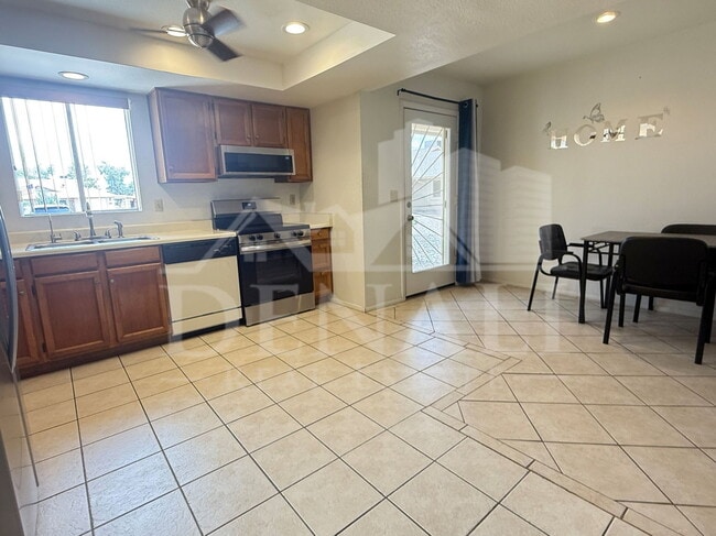 Building Photo - 1612 Leisure World