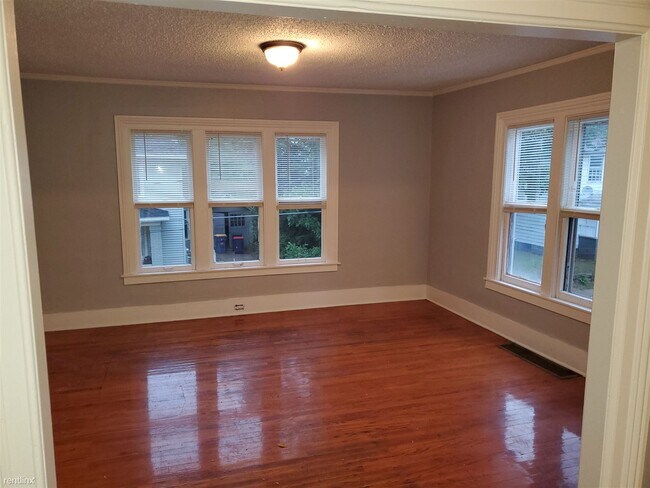 Building Photo - 2 br, 1 bath Duplex - 748 Alexander St SE