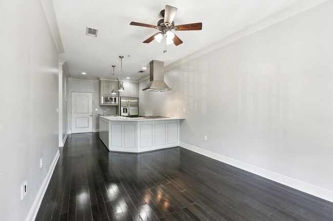 Foto del edificio - Perkins Palms Condominiums - 2 Bedroom Available Now