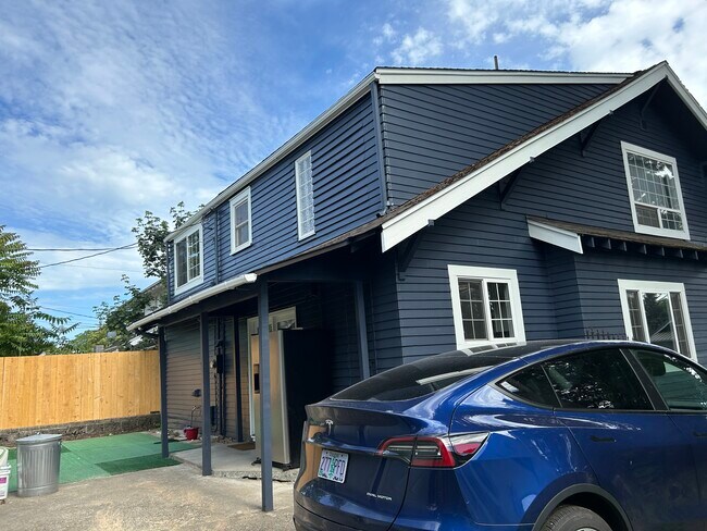 Rear view - 504 W Fourth Plain Blvd