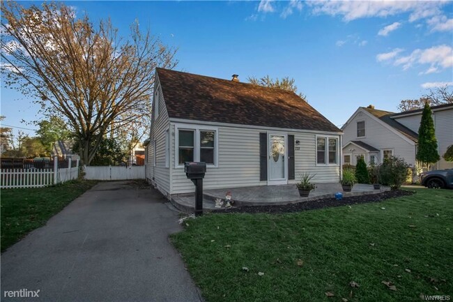 Building Photo - 3 br, 1 bath House - 727 Beach Rd