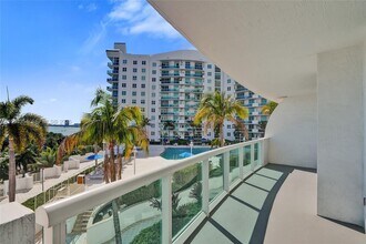 Building Photo - 7900 Harbor Island Dr