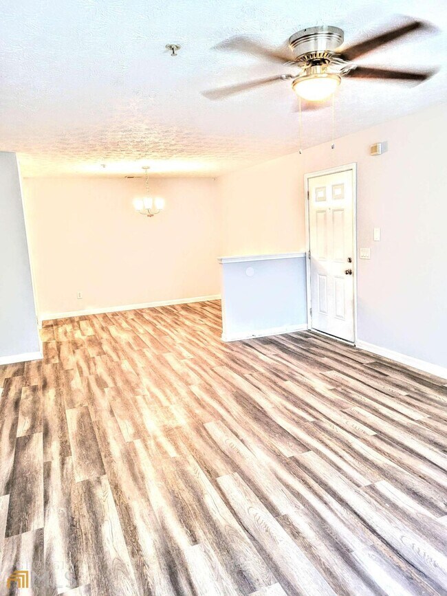 Building Photo - 3101 Fairington Ridge Cir