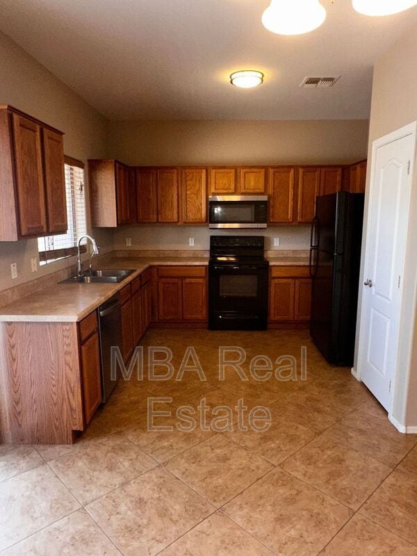 Building Photo - 36113 N Mirandesa Dr