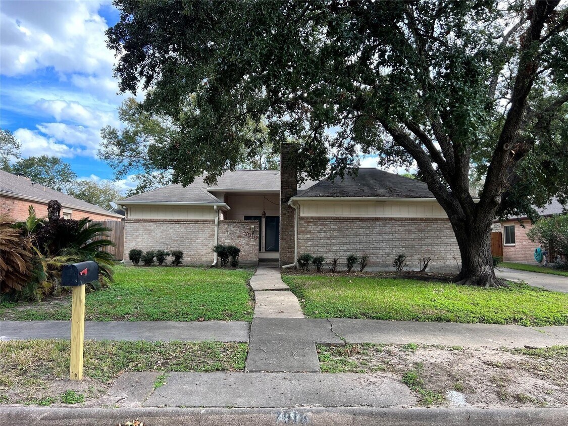 Foto principal - 7918 Midland Forest Dr