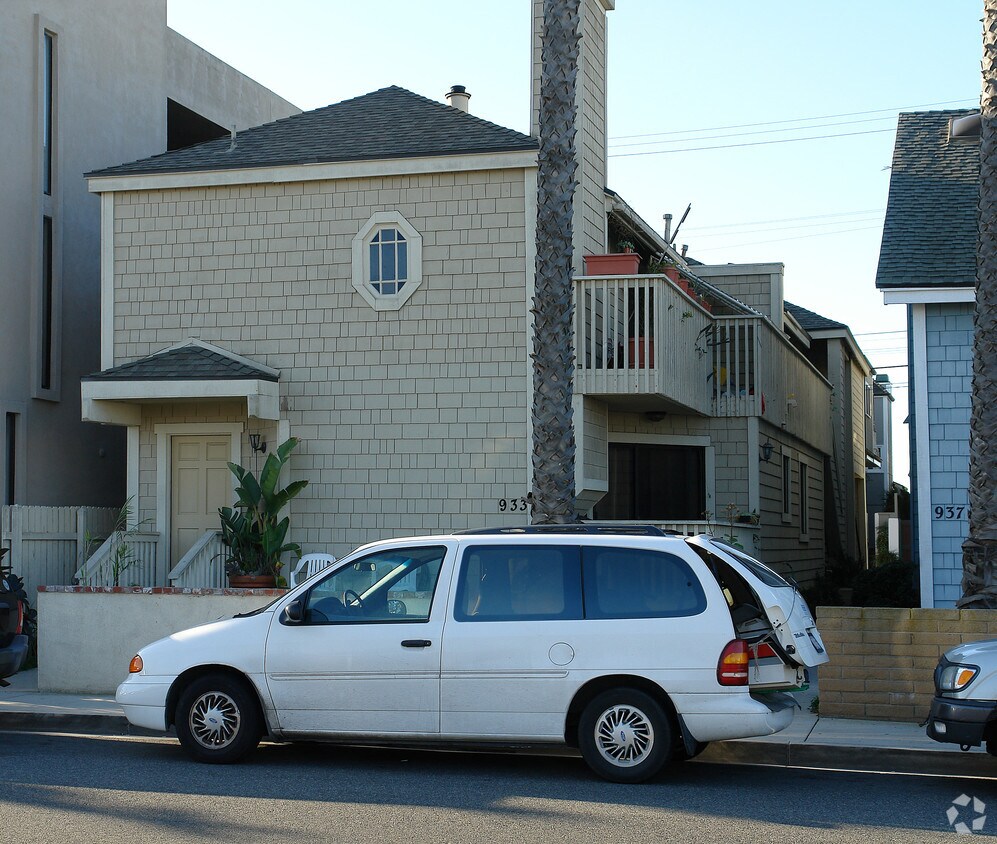 933 W Balboa Blvd, Newport Beach, CA 92661 Rentals in Newport Beach at