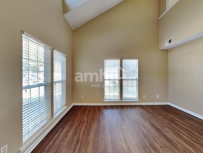 Building Photo - 2206 Coatsdale Ln