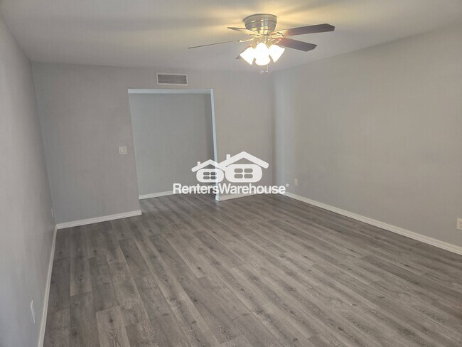 Foto del edificio - 3014 W Hearn Rd