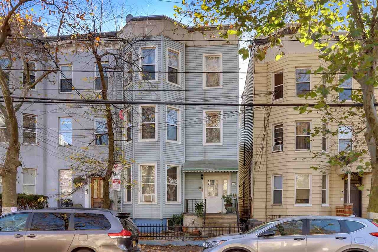 Primary Photo - 128 Chestnut Ave