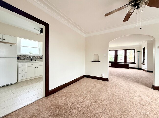 Foto del edificio - 615 E Golf Rd