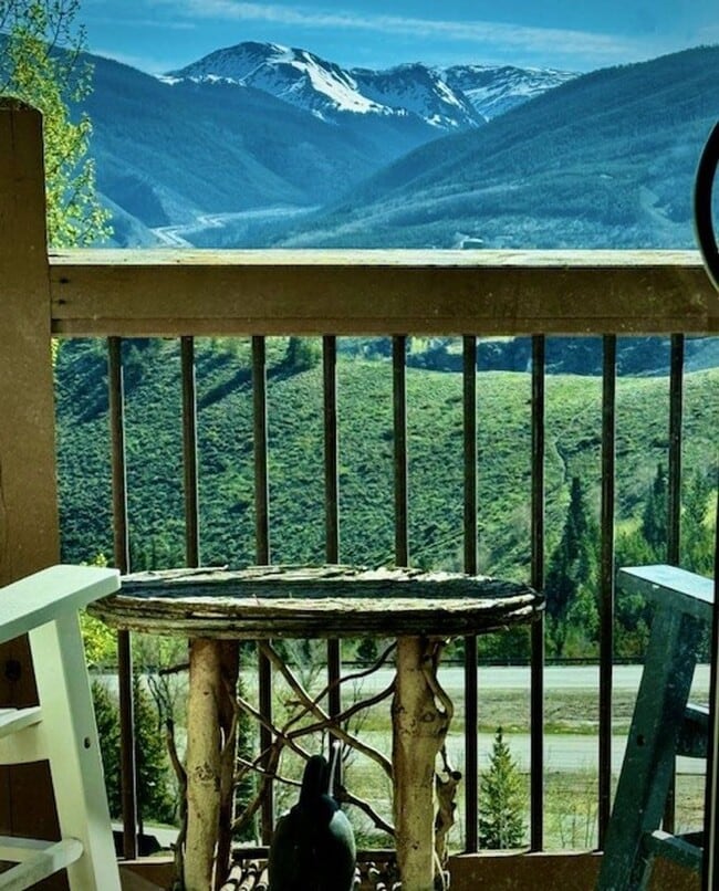 Building Photo - Winter Seasonal Rental- Silverqueen East 2414