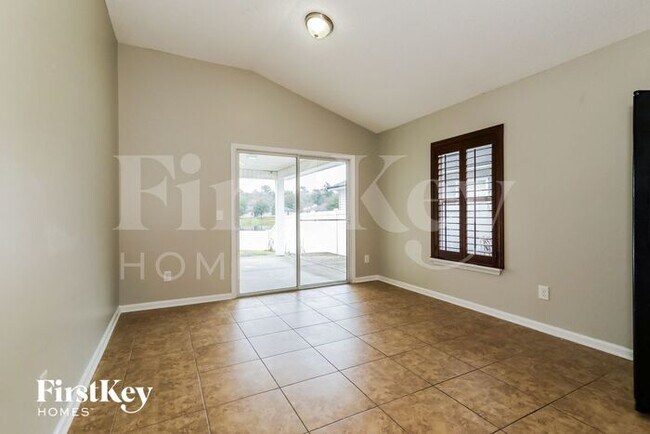 Foto del edificio - 5668 Village Pond Cir