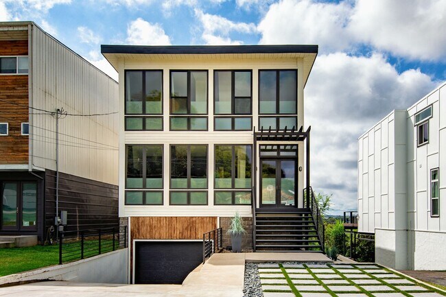 Foto del edificio - 112 Fern Ave