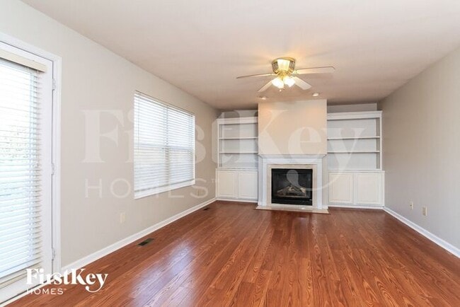 Foto del edificio - 5158 Grandin Ridge Dr
