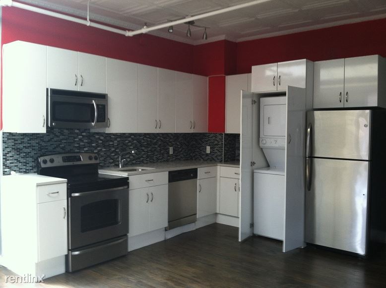 Primary Photo - 106 Ridge St