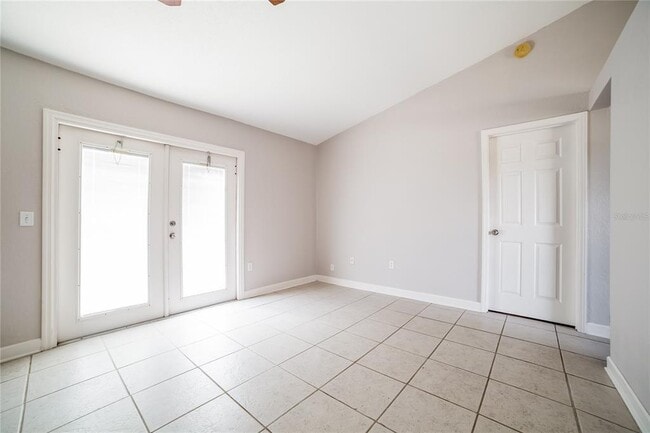 Foto del edificio - 631 Blackstone Ave