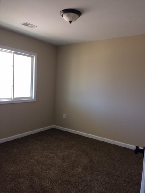 Building Photo - NEWER 2 BEDROOM DUPLEX HOMES FOR LEASE! HEAT/WATER INCLUDED!
