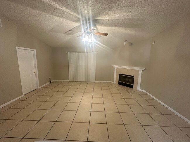 Foto del edificio - 1687 Spring Branch Dr W