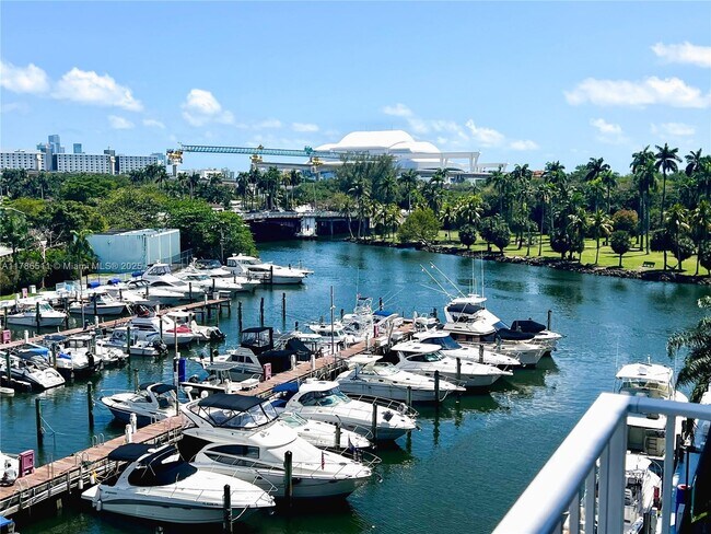 Foto del edificio - 1720 NW North River Dr