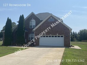 Building Photo - 127 Redmeadow Dr