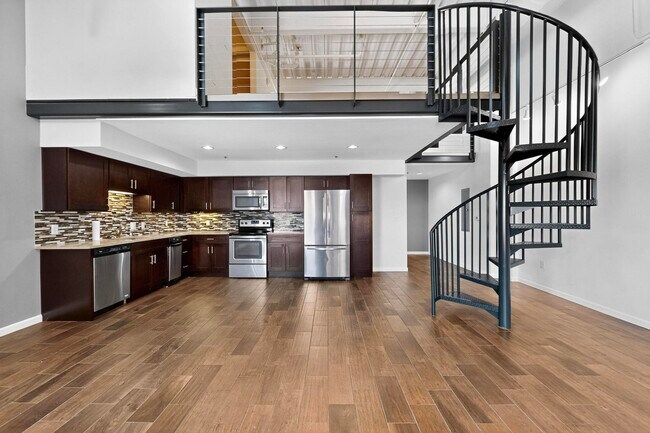 Foto del edificio - 524 Central Ave SW