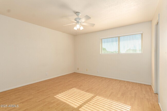 Foto del edificio - 6224 E Dallas St