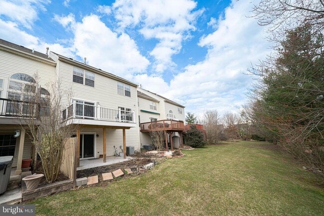 Building Photo - 122 Suffield Ct
