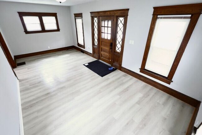 Foto del edificio - 91 Westwood Ave